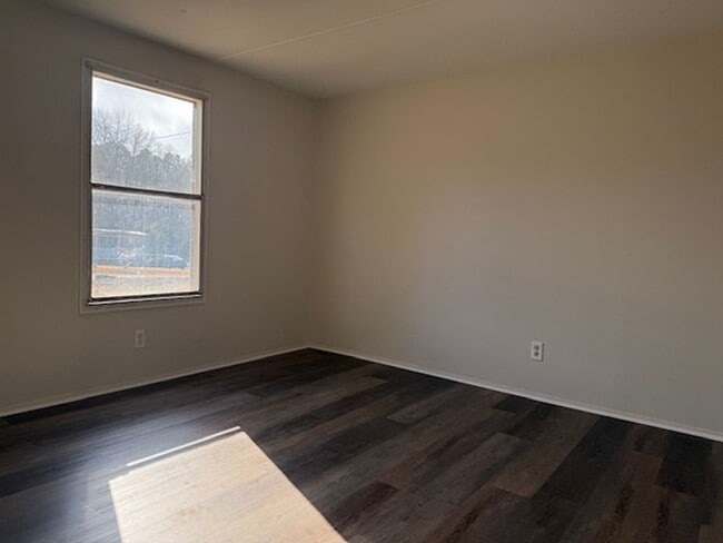 Building Photo - 124 Dakota Dr