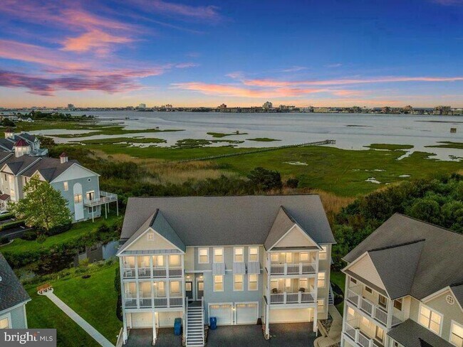 Building Photo - 13009 Bowline Ln