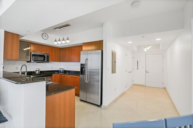 Building Photo - 16699 Collins Ave