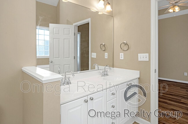 Building Photo - 2130 Forest Lakes Ln