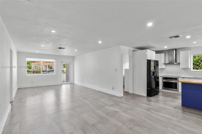 Building Photo - 3855 SW 1st St