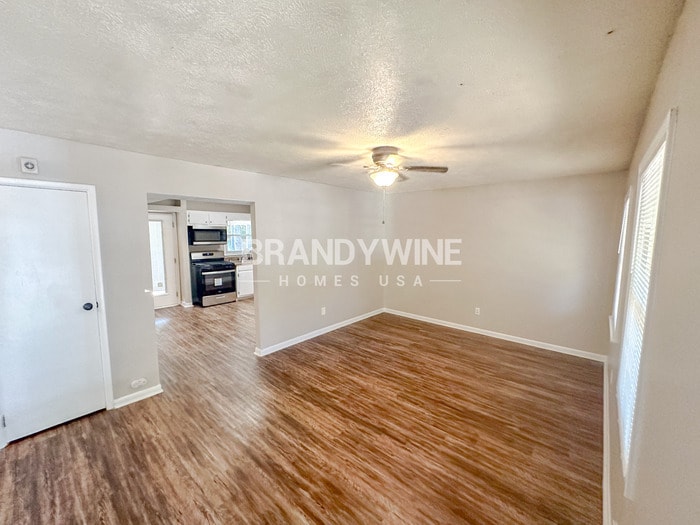 Building Photo - 9009 Yarmouth Dr