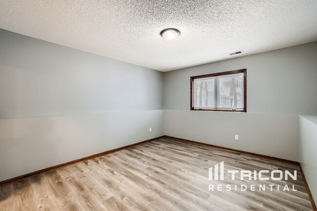 Building Photo - 13998 Norway St NW