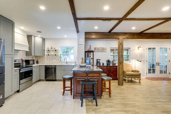 Building Photo - 12 S Arcturas Ave