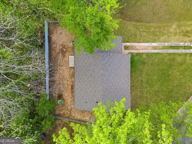 Building Photo - 1735 Carter Cir