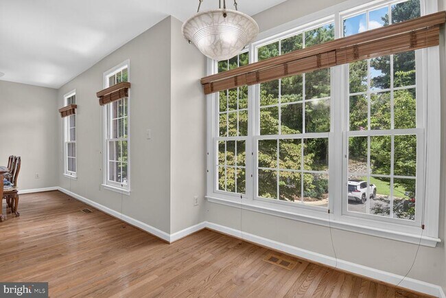 Building Photo - 11432 Cedar Ridge Dr