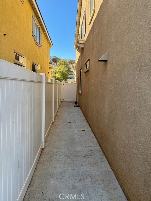 Building Photo - 26810 Sugarite Canyon Dr