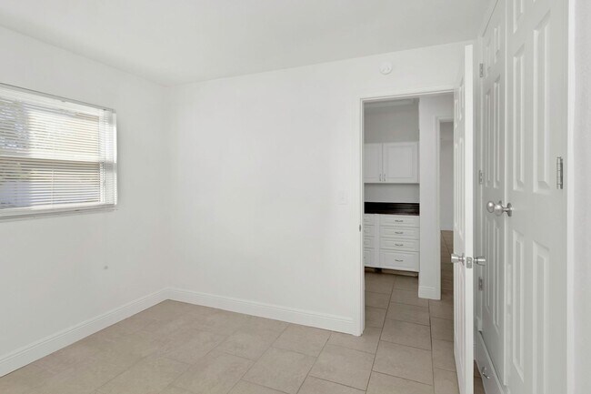 Building Photo - 5148 Tampa Bay Growth Fund 2 LLC