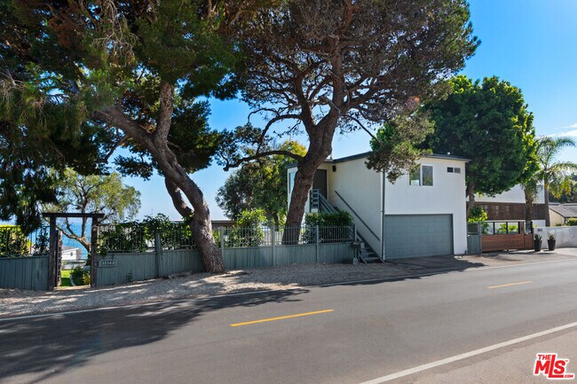 Building Photo - 31562 Broad Beach Rd