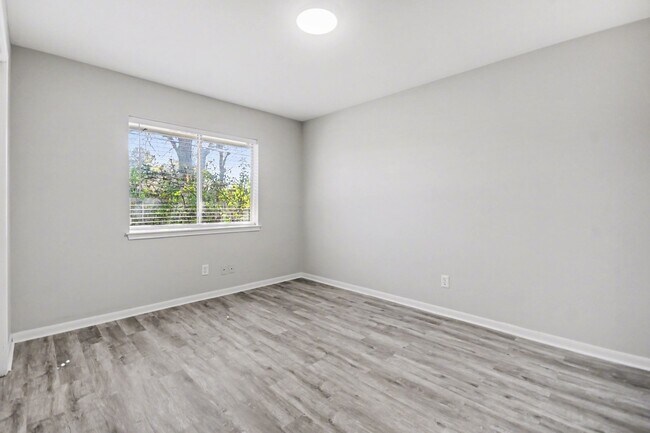 Building Photo - 9478 Carmalee St