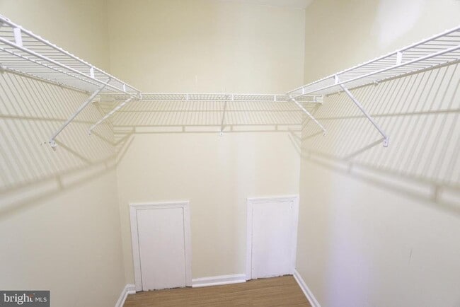 Building Photo - 1379 Gwynedale Way