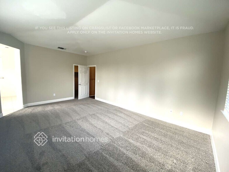 Building Photo - 465 Lexington Dr