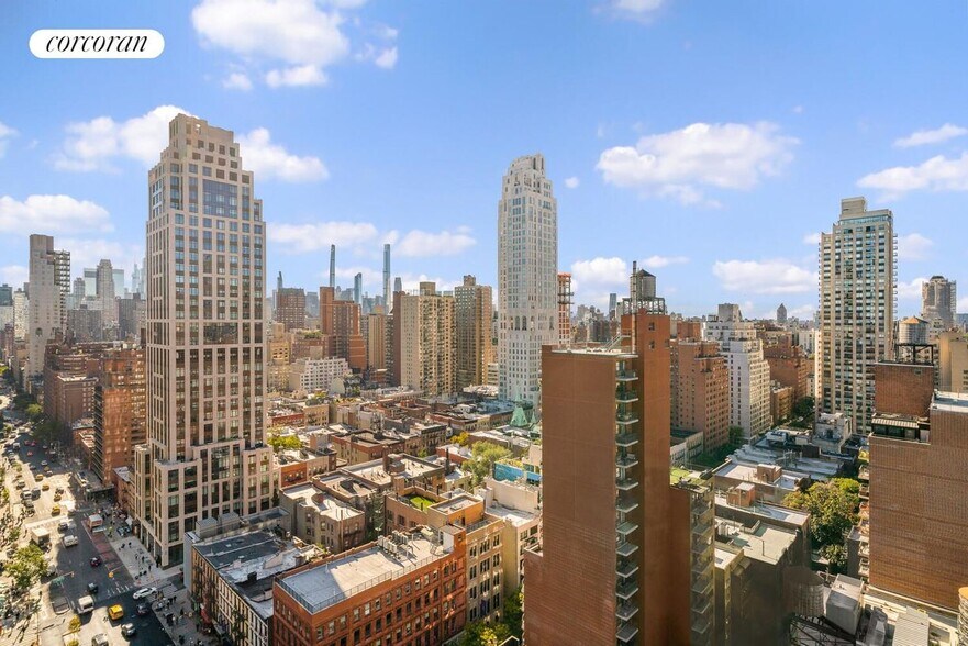 Building Photo - 300 E 85th St