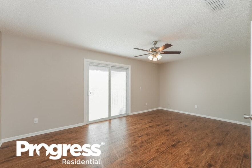 Building Photo - 16111 Gardendale Dr