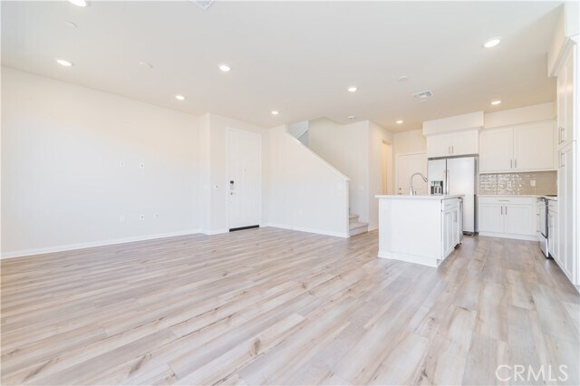Building Photo - 425 Verna St