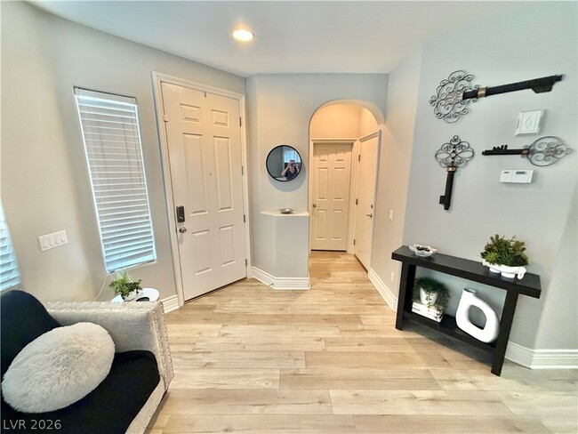 Building Photo - 399 Center Green Dr