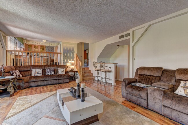Building Photo - Discover this 4-bedroom, 2.5-bath historic beauty in the heart of Spring Valley, where Old Vegas ...