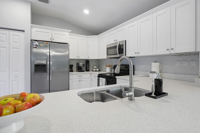 Building Photo - 6791 Lantern Key Dr