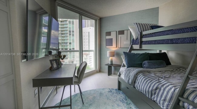 Building Photo - 16400 Collins Ave