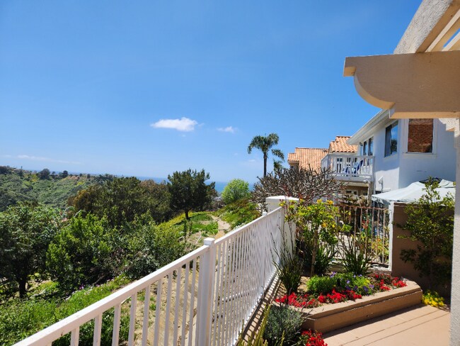 Building Photo - 1509 Avenida De Nogales