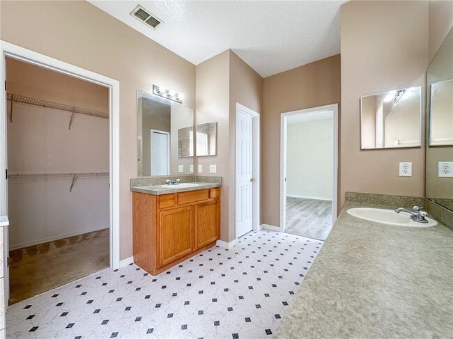 Building Photo - 2776 Cabernet Cir