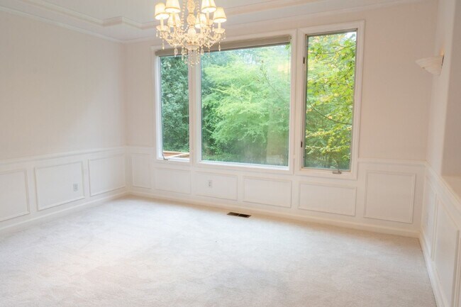 Building Photo - 4bd/3.75ba