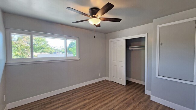 Building Photo - 7021 Wilshire Cir
