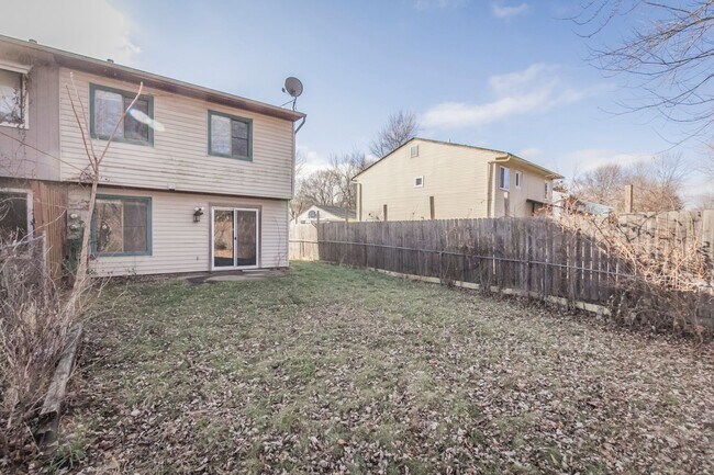 Building Photo - Cozy 3 Bedroom 1.5 Bathroom Duplex