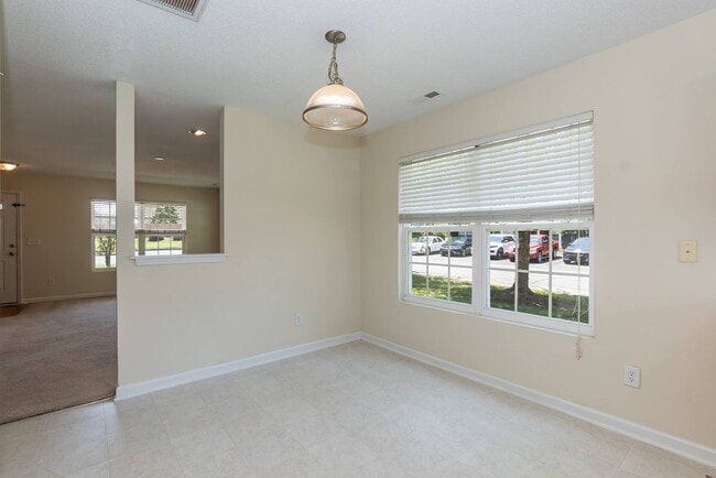 Building Photo - Four Bedroom Home!