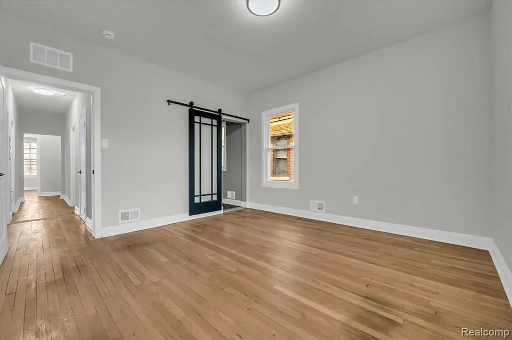 Building Photo - 1502 Virginia Park St