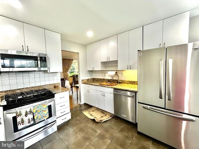 Building Photo - 10202 McGovern Dr