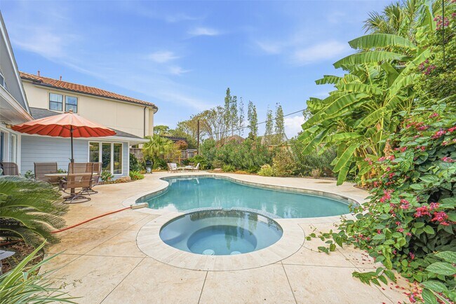 Building Photo - 4600 Huisache St