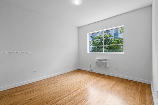 Building Photo - 7950 Tatum Waterway Dr