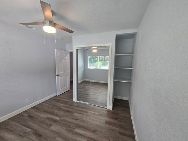 Building Photo - 2647 Springvale Dr