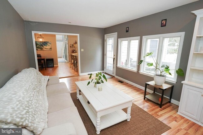 Building Photo - 3727 Village Trail