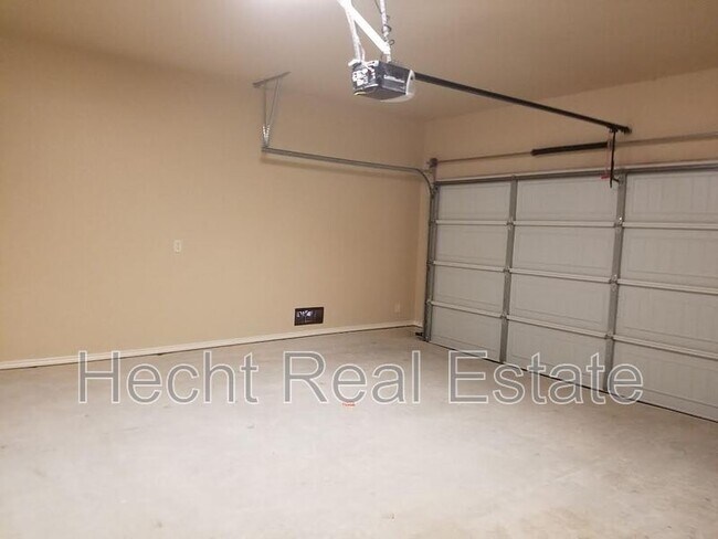 Building Photo - 2533 Pahmeyer Rd