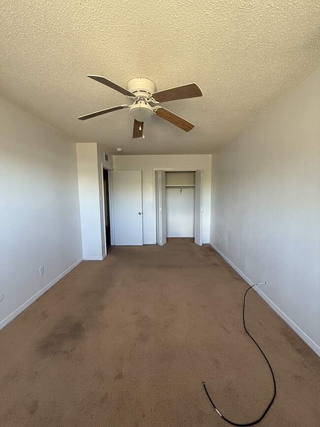Building Photo - 6828 Escondido Dr