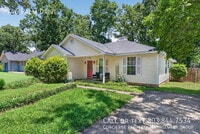 Building Photo - 746 Palm Dr