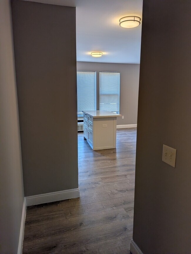 Building Photo - 18 Canfield St