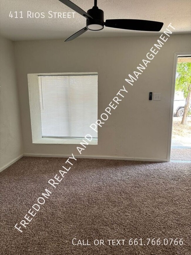 Building Photo - 411 Rios St