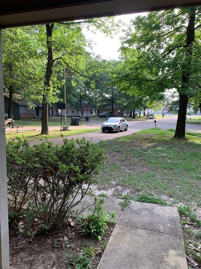Building Photo - 3 Bed/1.5 Bath Near Fox Meadow Schools!