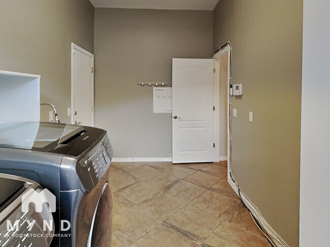 Building Photo - 11962 N Grape Ivy Pl