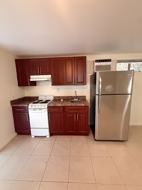 Building Photo - 5230 SW 116th Ave