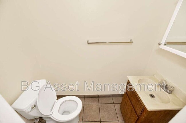 Building Photo - 1426 48th Ave