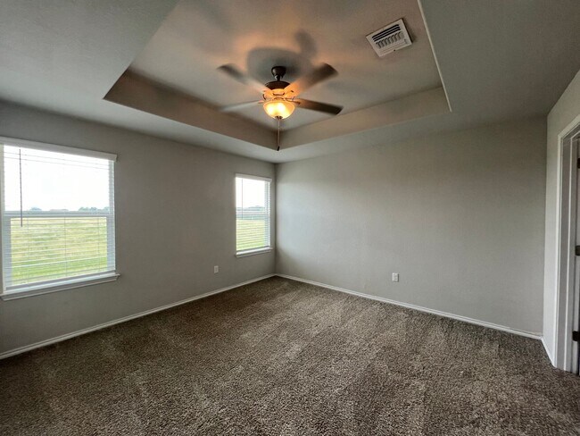 Building Photo - 2-Story Luxury duplex in Seguin