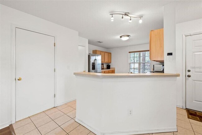 Building Photo - 2565 Harn Blvd