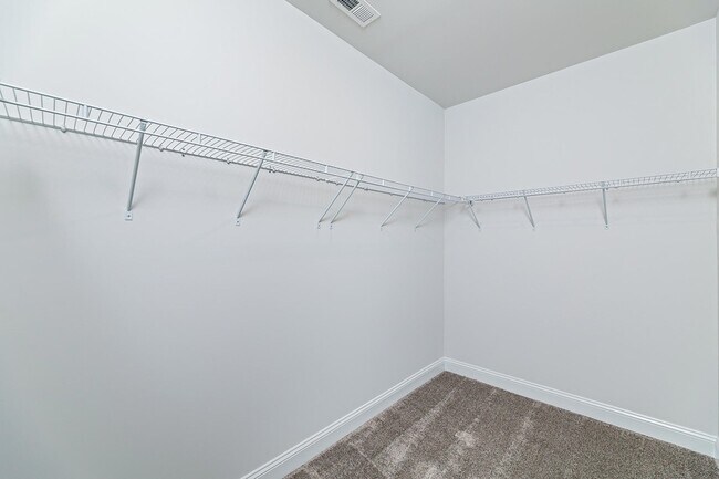 Building Photo - 587 Foothills St