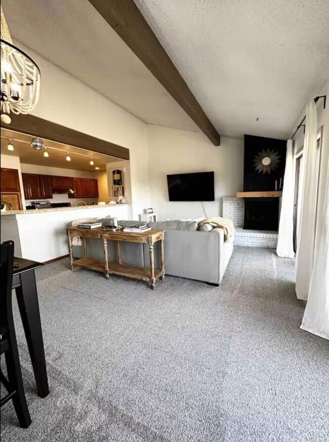 Building Photo - 385 Explorer Ct