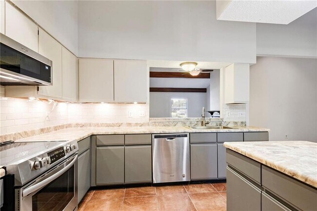 Building Photo - 159 Kelly Dr