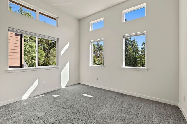 Building Photo - 2359 NE 150th St